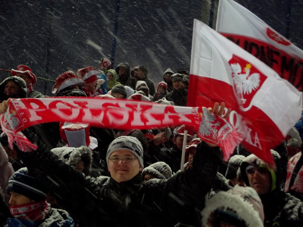 Wspólny doping i nagranie piosenki dla polskich skoczków