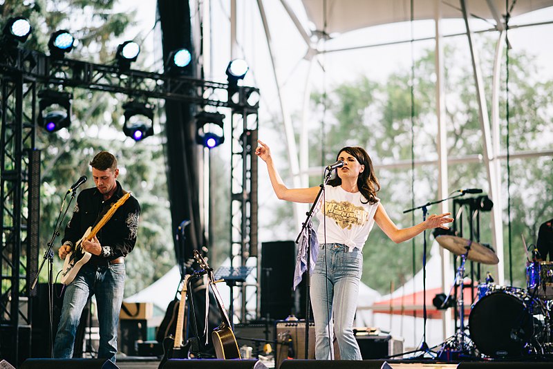 Daj się porwać muzyce country na koncercie Whitney Rose