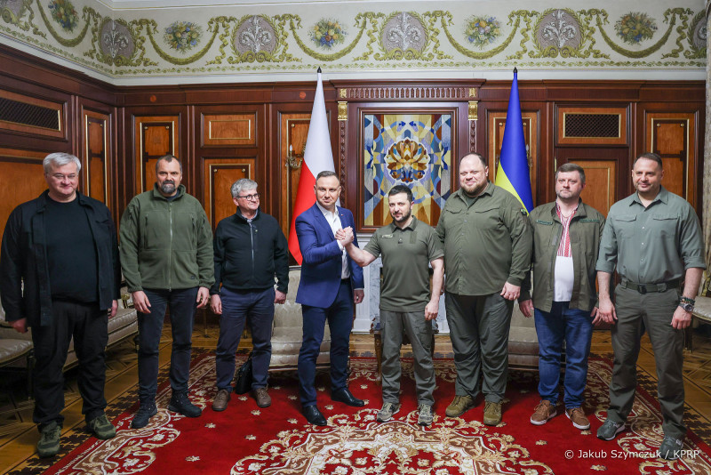 Po oficjalnej części wizyty w Kijowie Andrzej Duda i Wołodymyr Zełeński odbyli rozmowę prywatną.