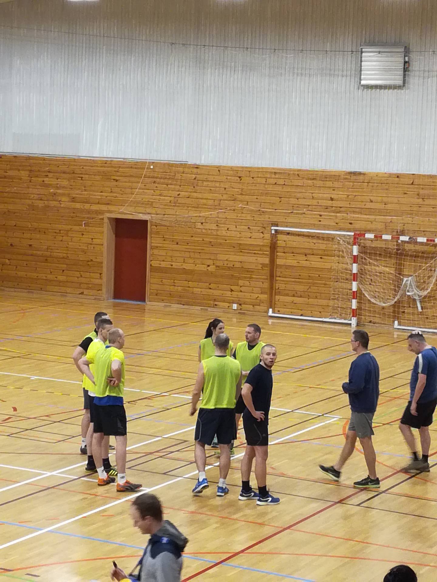 Mecz siatkarski załoga ORP Kościuszko vs. Polska Szkoła w Bergen
