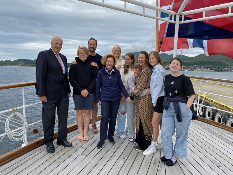Rodzina królewska na pokładzie statku K/S Norway.