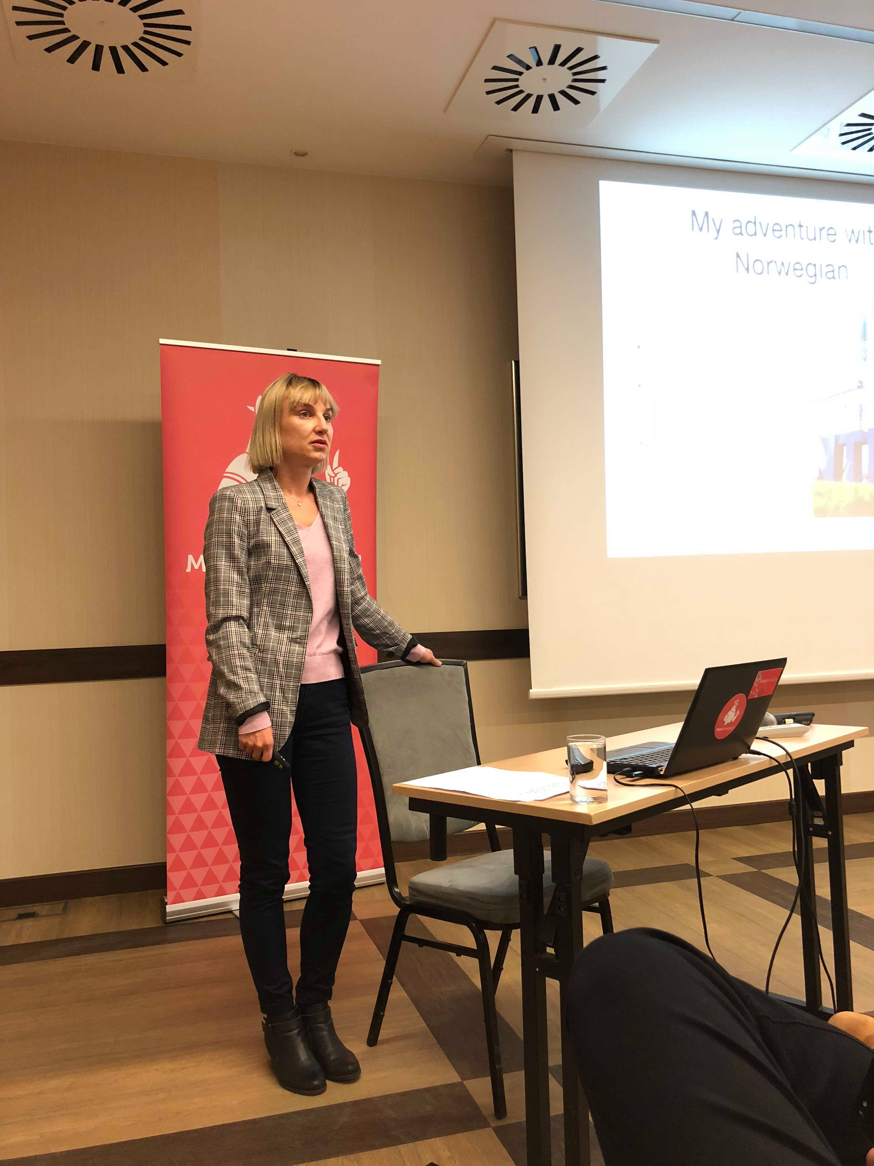 Joanna Irzabek: dziennikarka, wykładowca i autorka reportaży.