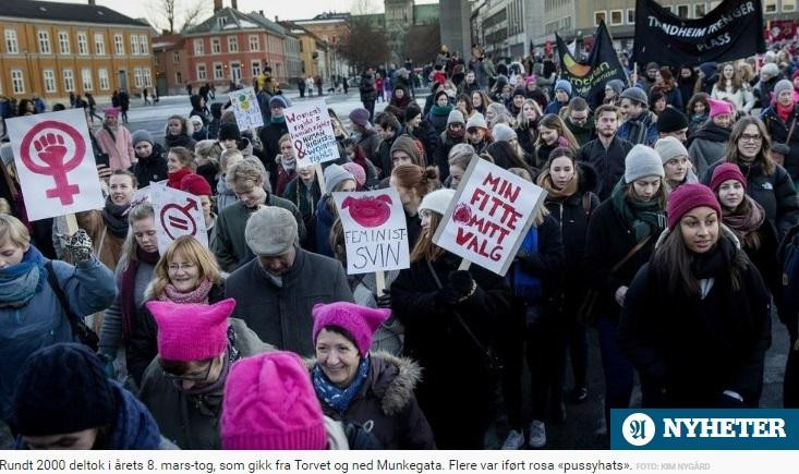 W Trondheim do kobiecej manifestacji dołączyło ok. 2000 osób. Wiele uczestniczek marszu miało na głowach tzw. pussyhats - różowe czapki z uszami, symbole jedności w walce o prawa kobiet.