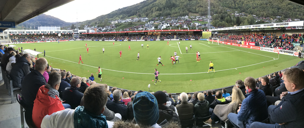 Mecz pomiędzy Sogndal i Brann (0-0) na stadionie Fosshaugane.