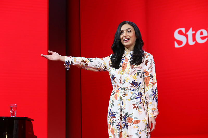 Hadia Tajik to 38-letnia Norweżka pochodzenia pakistańskiego. Z wykształcenia jest dziennikarką oraz prawniczką. Słynie z zamiłowania do mediów społecznościowych. W latach 2012-2013 pełniła funkcję minister kultury i równości. Karierę społeczno-polityczną rozpoczęła przed 18. rokiem życia. W Stortingu zasiada od 2009 roku.