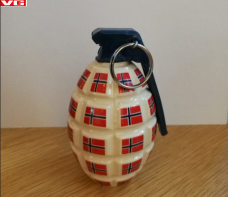 Ceramiczny granat. Autor: Livio Viggo Lilli.