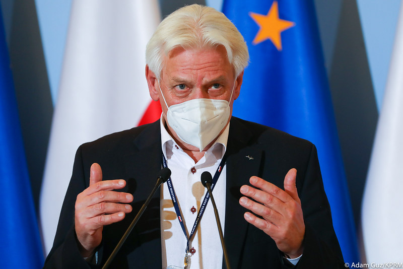 Doradca premiera Andrzej Horban stwierdził, że najważniejszym przywilejem zaszczepionych jest ochrona przed koronawirusem.
