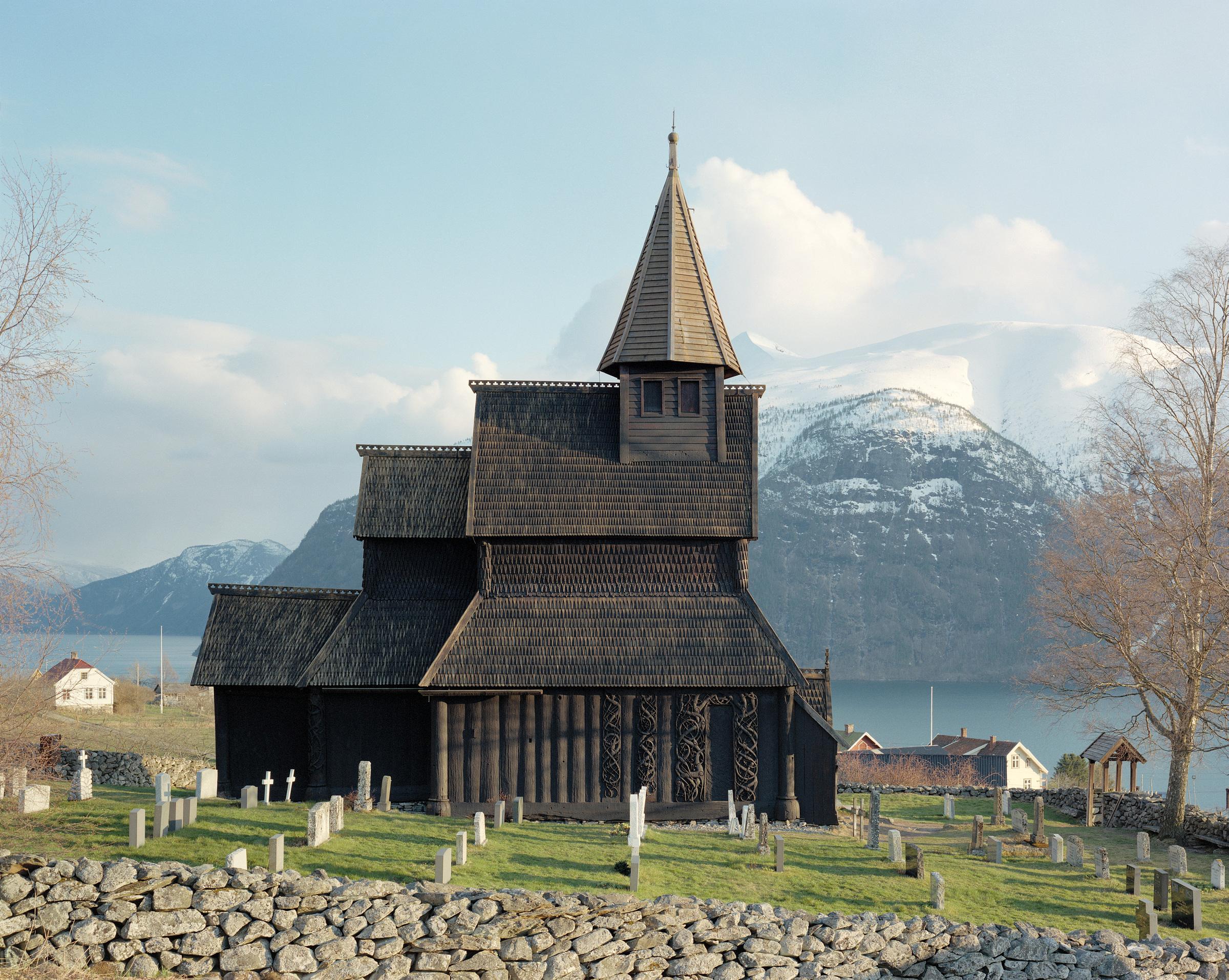 Kościół klepkowy w Urnes: Jedno z ośmiu miejsc w Norwegii wpisanych na listę światowego dziedzictwa UNESCO