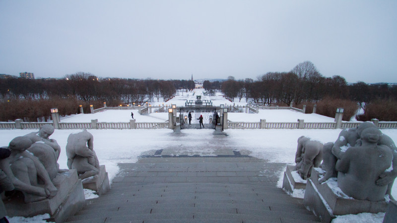 Park Vigelanda zimą.