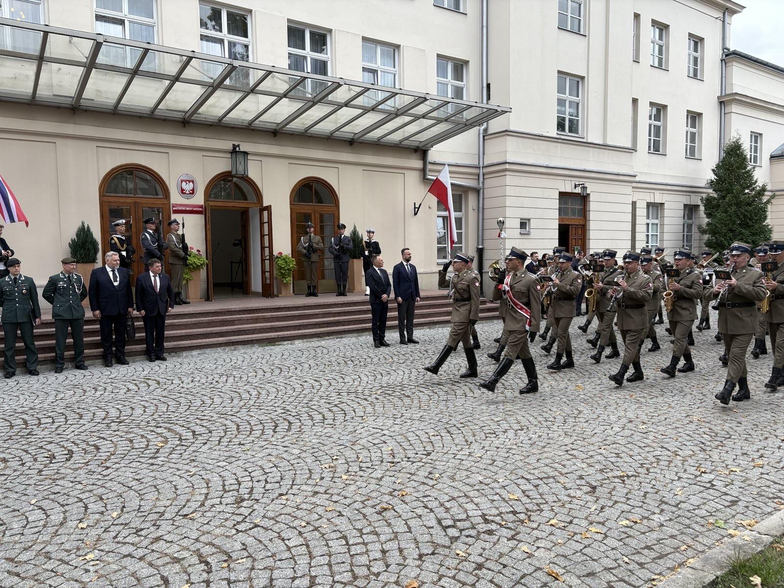 Szefowie resortów spotkali się w siedzibie MON 29 września 2025 roku.