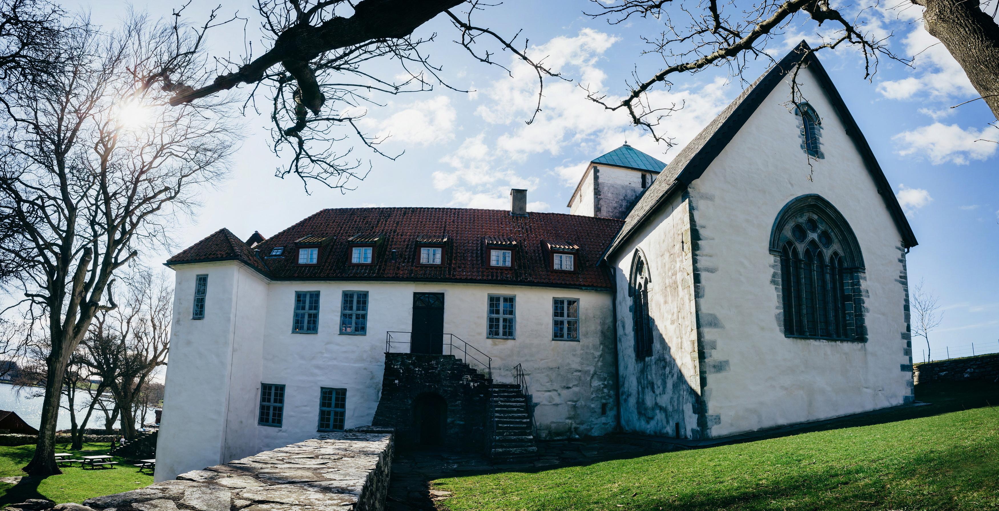 W zabytkowym kościele kompleksu klasztornego Utstein w wyjątkowych okazjach odprawia się nabożeństwa.