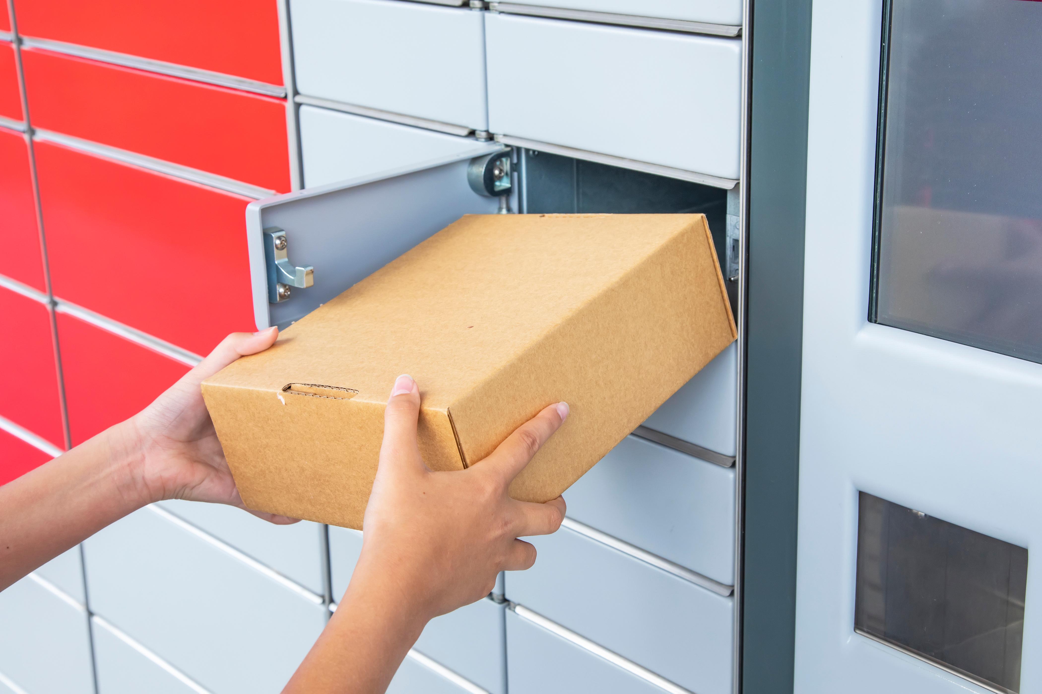Nietypowo długie terminy często sugerują, że sklep nie posiada towaru we własnym magazynie, co może świadczyć o praktykowaniu dropshippingu.