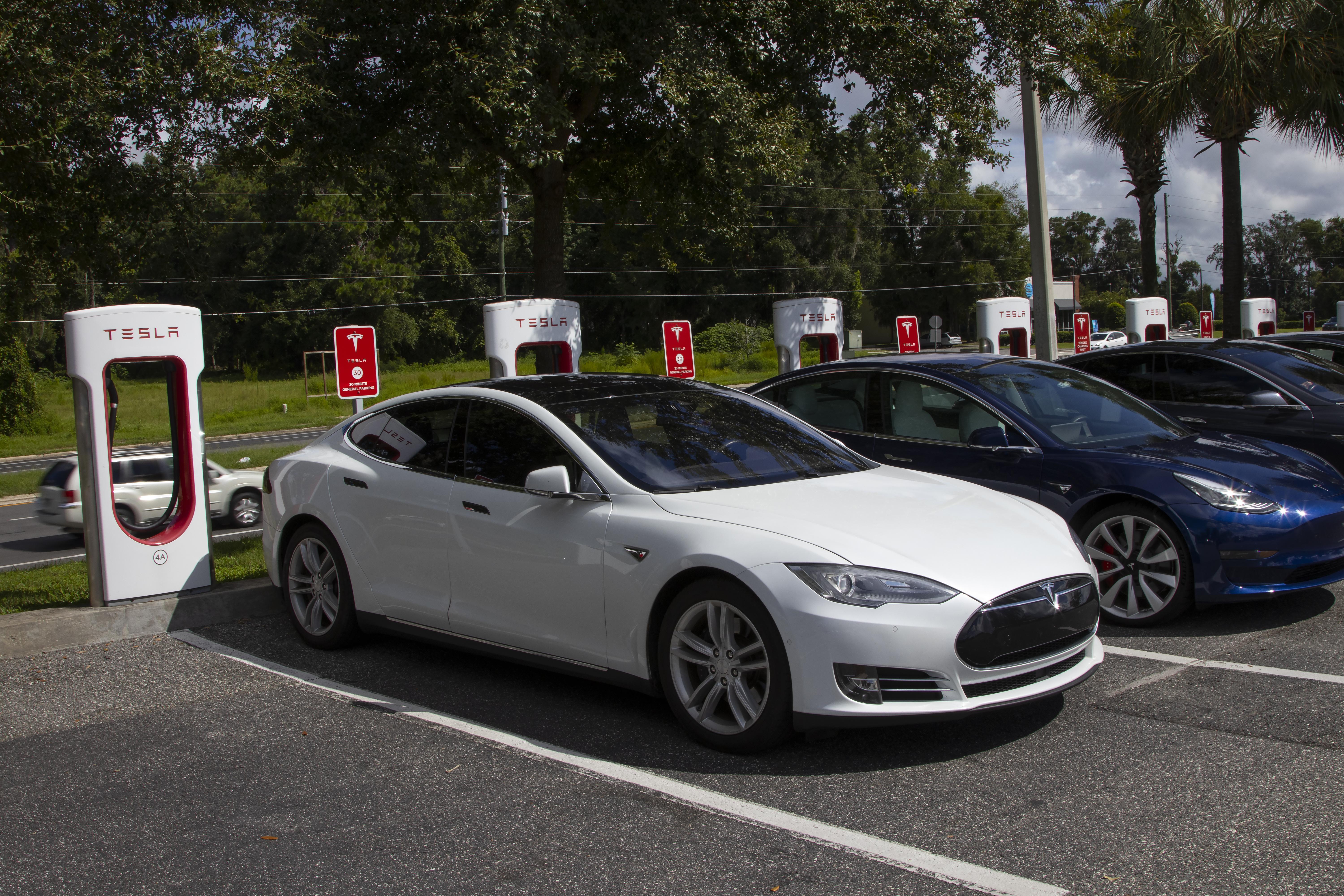 Model 3, Model X i Model S zajęły trzy z pięciu najlepszych miejsc w ankiecie.