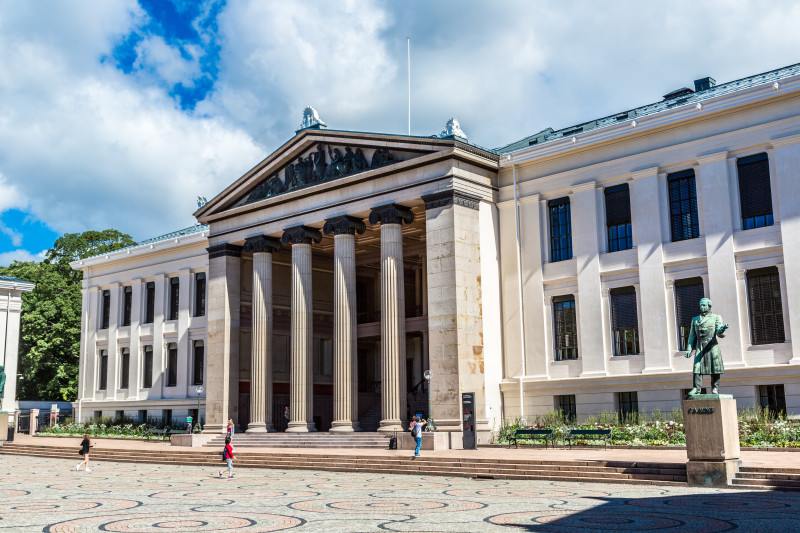 Norwegia ma 7 akredytowanych uniwersytetów publicznych. Na zdjęciu Oslo.