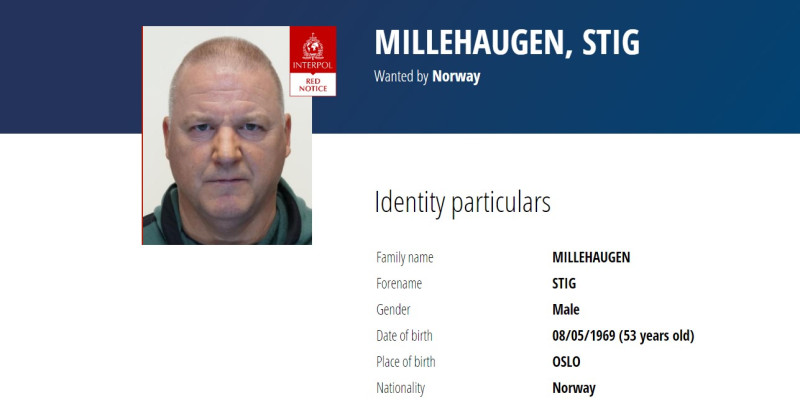 Stig Millehaugen, na wniosek norweskiej policji, poszukiwany jest czerwoną notą Interpolu. Wprowadza ona konieczność zaangażowania wzmożonych sił przez organy ścigania.