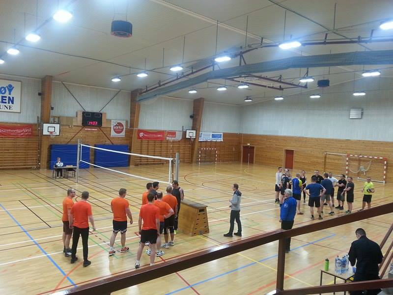 Mecz siatkarski: załoga ORP Kościuszko vs. Polska Szkoła w Bergen