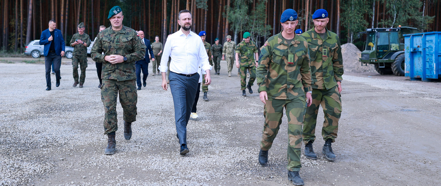 W piątek, 22 sierpnia br. Władysław Kosiniak-Kamysz wicepremier, minister obrony narodowej odwiedził Ośrodek Szkolenia Poligonowego Wojsk Lądowych Dęba - Lipa.