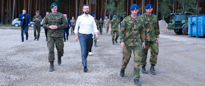 W piątek, 22 sierpnia br. Władysław Kosiniak-Kamysz wicepremier, minister obrony narodowej odwiedził Ośrodek Szkolenia Poligonowego Wojsk Lądowych Dęba - Lipa.