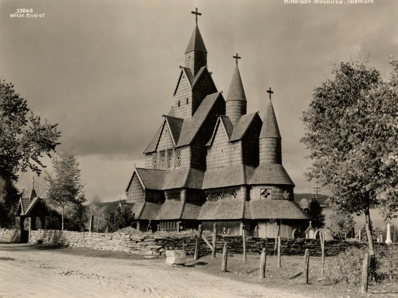 Kościół klepkowy w Heddal jest największym kościołem klepkowym w Norwegii. Tak wyglądał w latach około 1900-1910