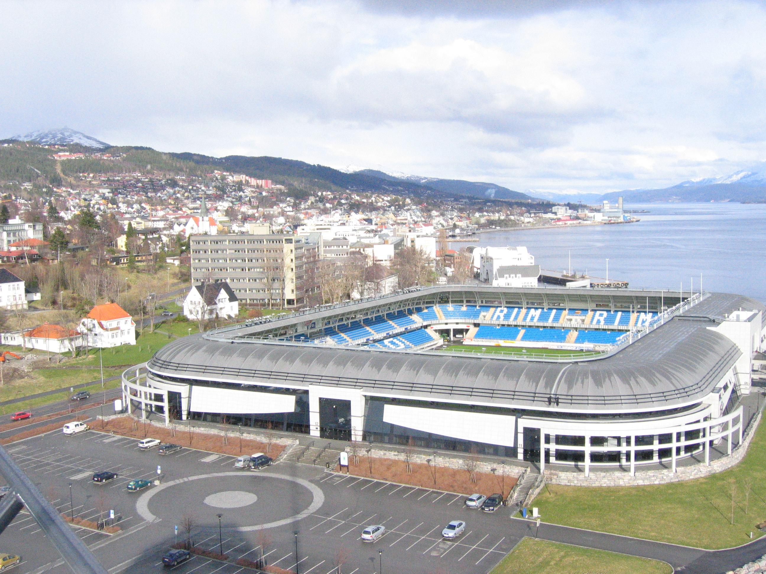 Stadion w Molde w 2004 roku.
