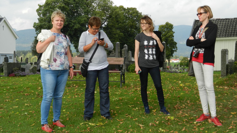 Kadra naukowa SPS. Od lewej: dr Helena Garczyńska, dr Katarzyna Michniewicz-Veisland, dr Maja Chacińska (specjalista od skandynawskich mediów publicznych), prof. UG, dr hab. Hanna Dymel-Trzebiatowska (w podróży studyjnej po Telemarku) .