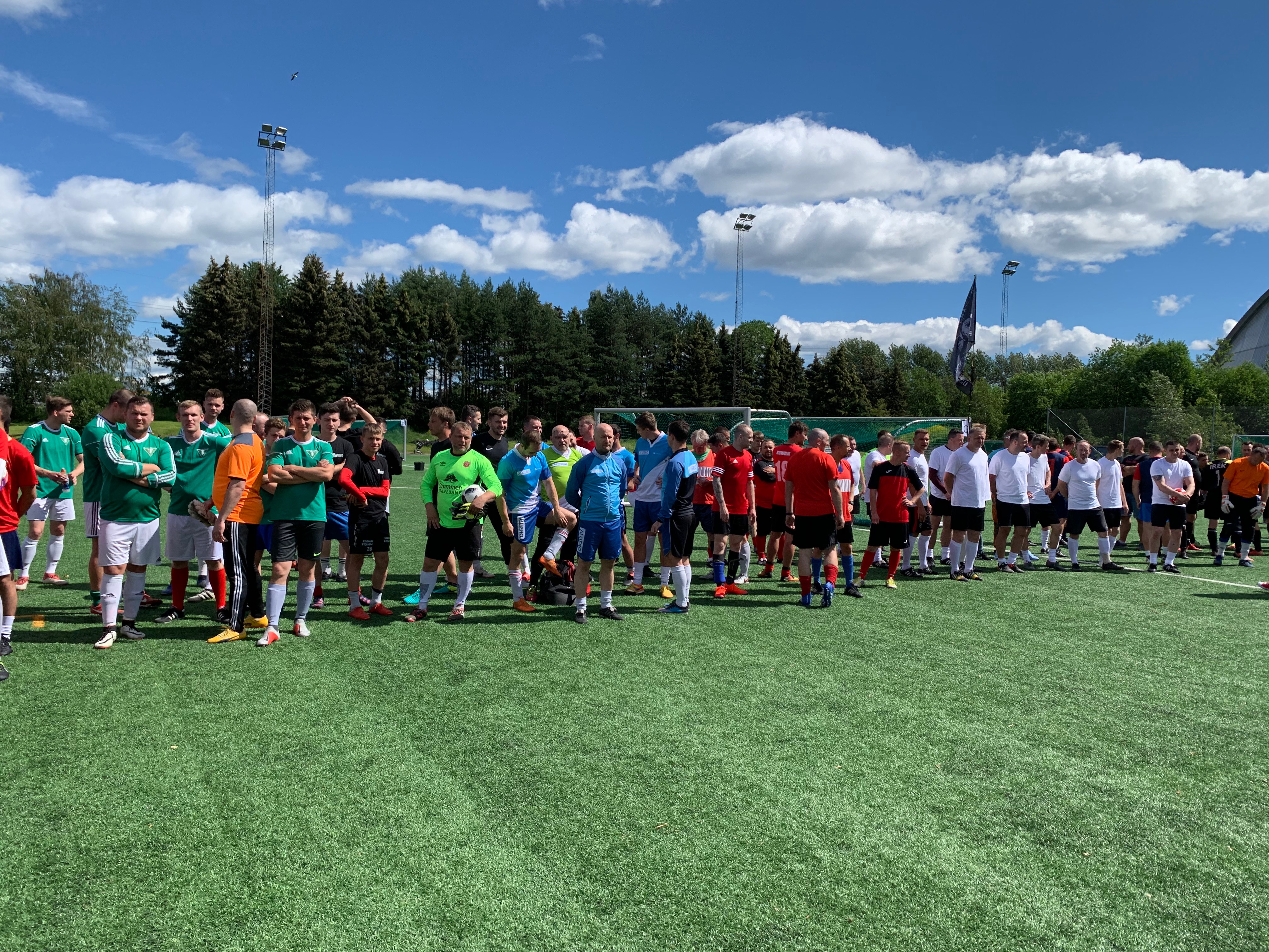 Mecze rozgrywano równolegle na 4 boiskach. Turniej obfitował w sportowe emocje, piękne bramki i parady bramkarzy. 