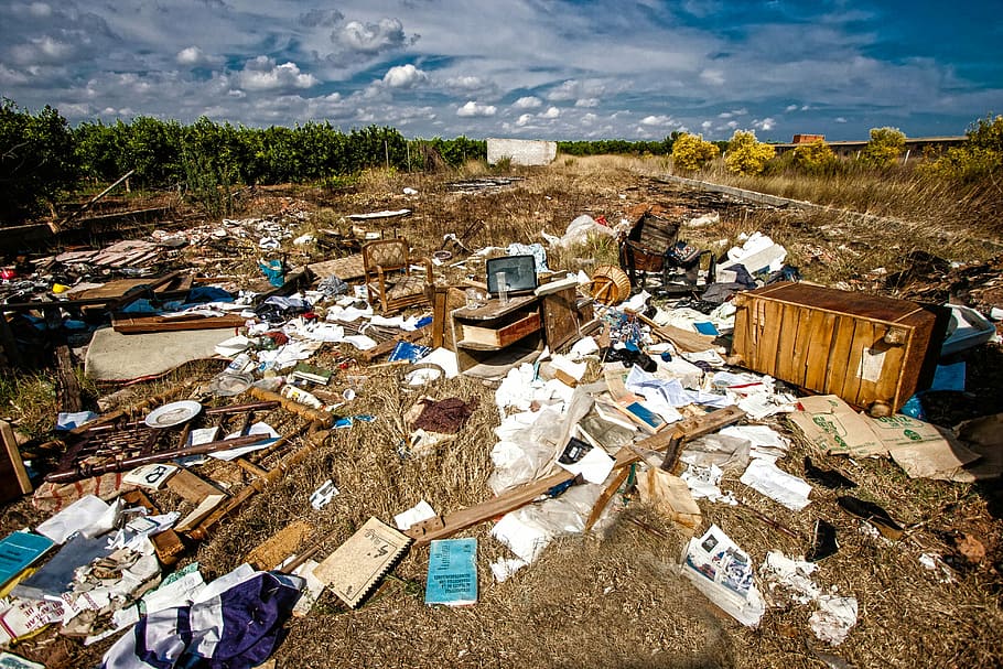 Do krajów mniej zamożnych trafiał m.in. plastik i artykuły elektroniczne, które trudno poddać recyklingowi.