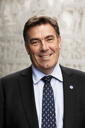 Stein Erik Hagen proponuje nowy podatek dla najbogatszych!