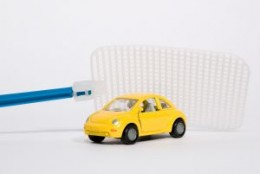 Polak potrafi - Sam zrobił tablice rejestracyjne 