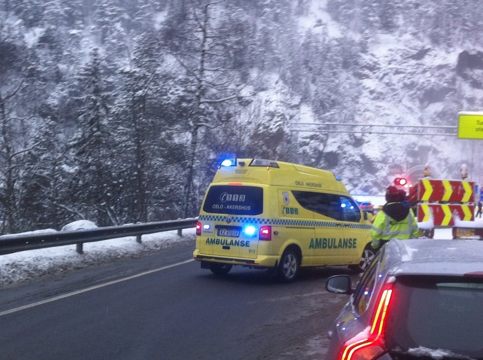 ambulans przed tunelem