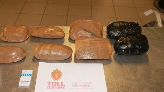 Polacy złapani na przemycie 4,3 kilograma amfetaminy 