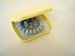 Darmowa antykoncepcja dla wszystkich kobiet poniżej 25 roku życia?