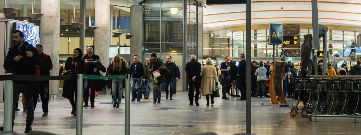 Ruch lotniczy przyczyną ponownego wybuchu epidemii? Władze Oslo boją się otwarcia Gardermoen