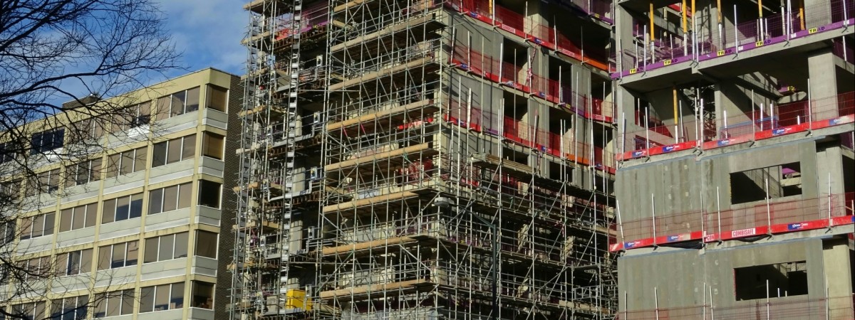 Historia się powtarza: połowa placów budowy zamknięta. Inspekcja Pracy załamuje ręce