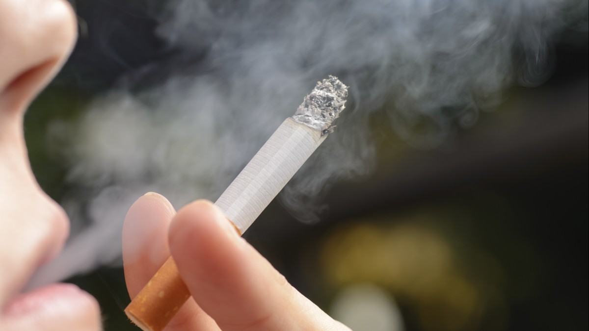 Norwescy naukowcy z przełomowym odkryciem: bierne palaczki narażone na raka piersi