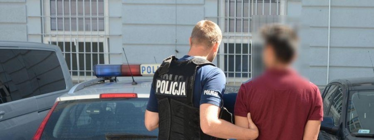 Nietrzeźwy stracił kontrolę nad pęcherzem. Norweg odpowie za szkody na lotnisku