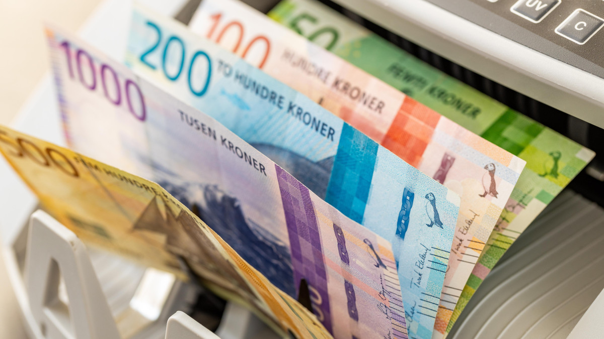 Wizerunkowa klapa korony norweskiej. Gotówki nie przyjmują nawet... norweskie banki