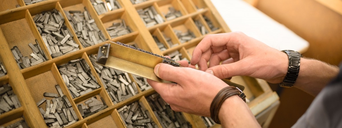 Imigranci chętnie potwierdzają wykształcenie. Najwięcej jest stolarzy i hydraulików z Polski