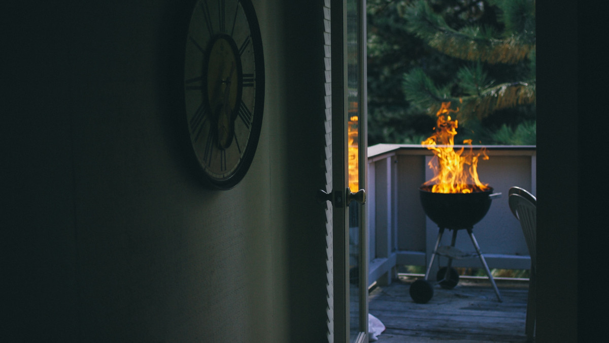 „Etykieta grillowania”: czy w Norwegii można robić grilla na balkonie?