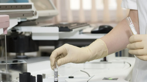 Norwegia boi się epidemii grypy. Wirusem zarażać może… personel medyczny