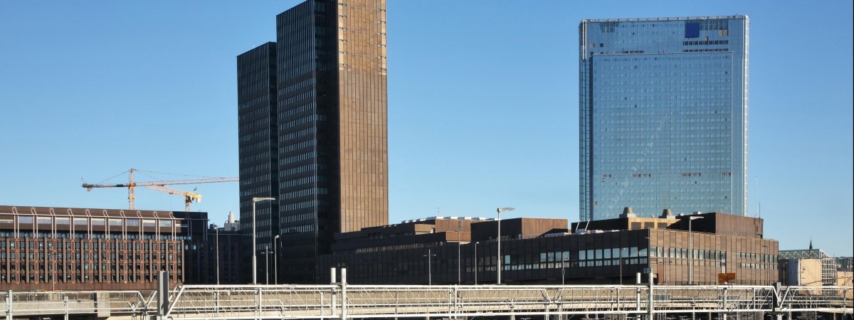 To jeden z najmniej przyjaznych pasażerom dworców: Oslo Sentralstasjon nie ma powodów do dumy