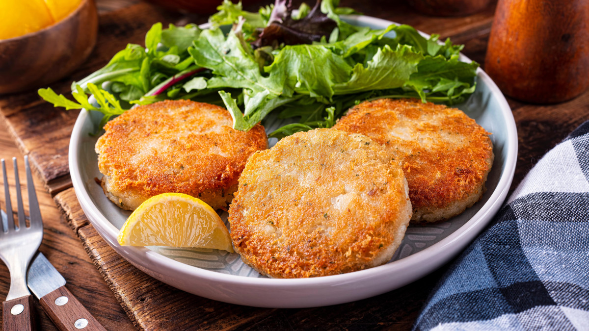 Norweska piłka na celowniku światowych mediów. Powodem… kotlety rybne