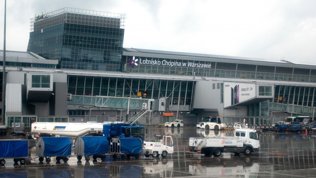Ograniczone loty z Warszawy i Modlina. Pasażerowie tanich linii mogą mieć problem