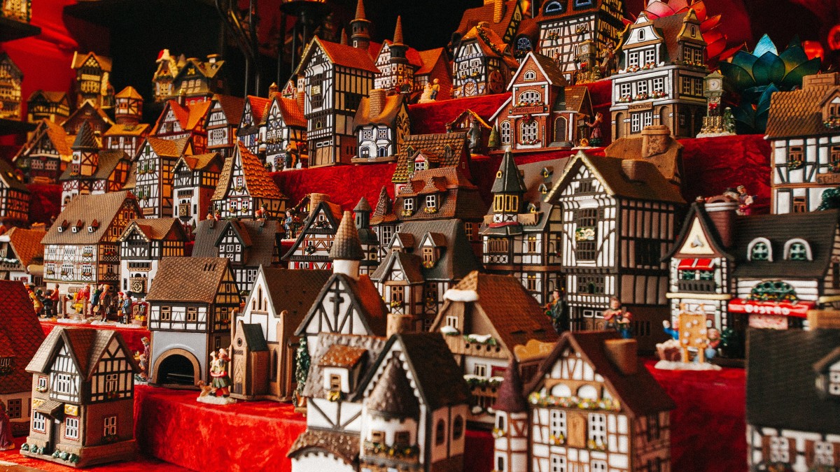 Największe piernikowe miasto świata znów otwarte. Pepperkakebyen zmieniło jednak lokalizację