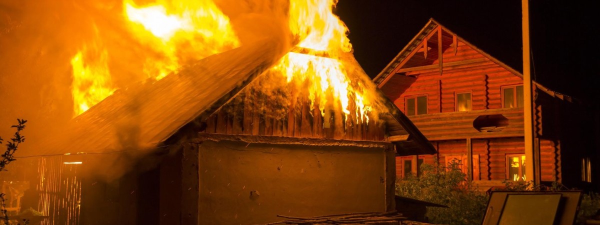 Norweżka chciała tylko spalić gałęzie. Podpaliła 5 domów w okolicy