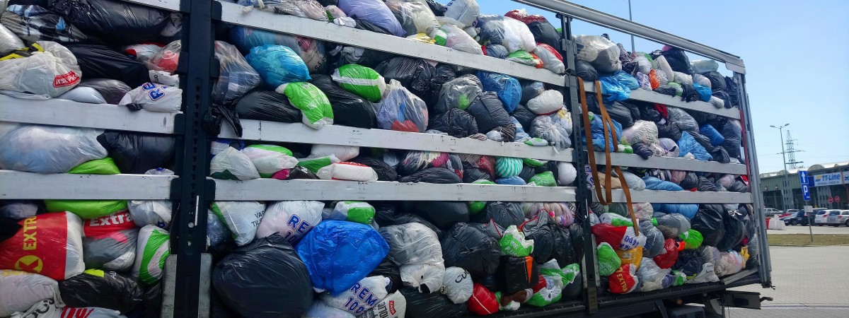 16 ton używanej odzieży z Norwegii uznano za śmieci. Celnicy odesłali je do kraju fiordów