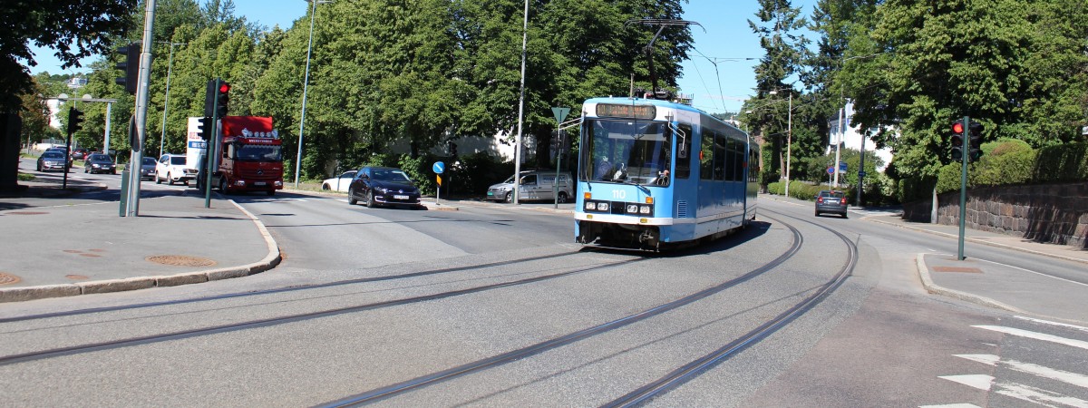Jedna z głównych ulic wyłączona z ruchu. Zmiany dla pasażerów w Oslo