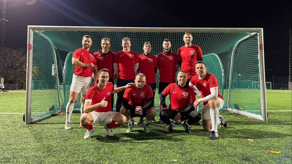 Wolontariusze wracają na murawę: Polonia znów zagrała charytatywnie dla potrzebujących dzieci