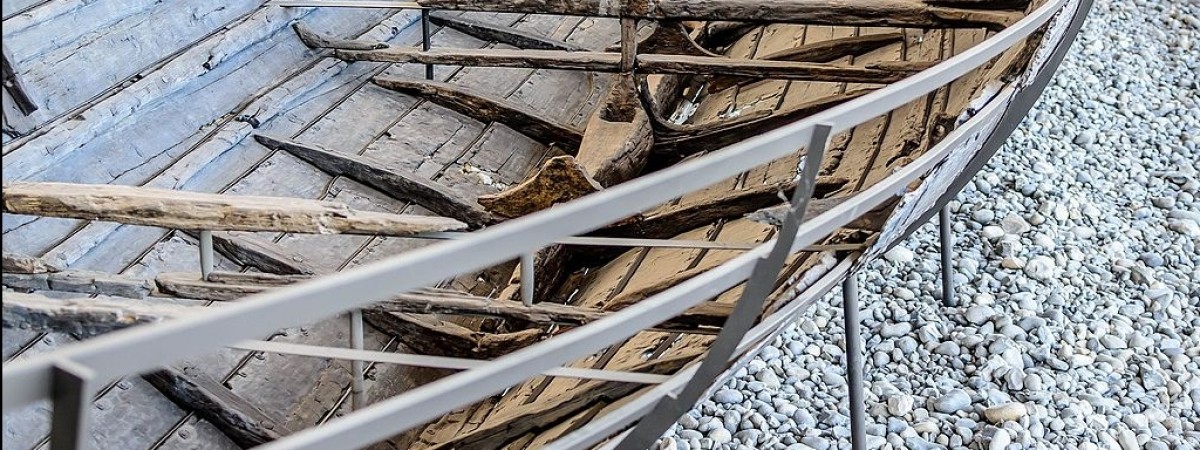 Przełomowe odkrycie: statek wikingów zakopany pół metra pod ziemią