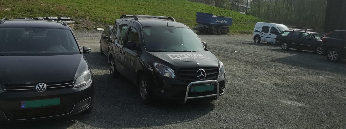 Kradzież tablicy rejestracyjnej: gdzie zgłosić stratę i jak wyrobić nowe „blachy”